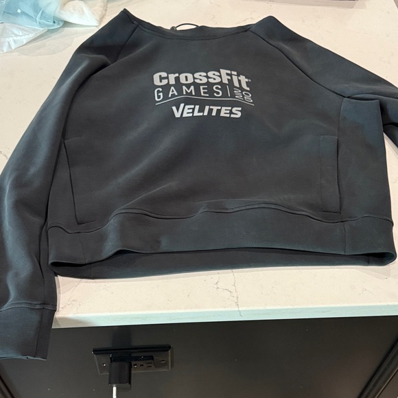 CrossFit Games 2025Velites -Women's Black Hooded Sweatshirt w/magnetic pockets! - Picture 3 of 9